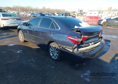 2015 Toyota Camry Xle z USA, uszkodzony, nr VIN 4T4BF1FKXFR512082